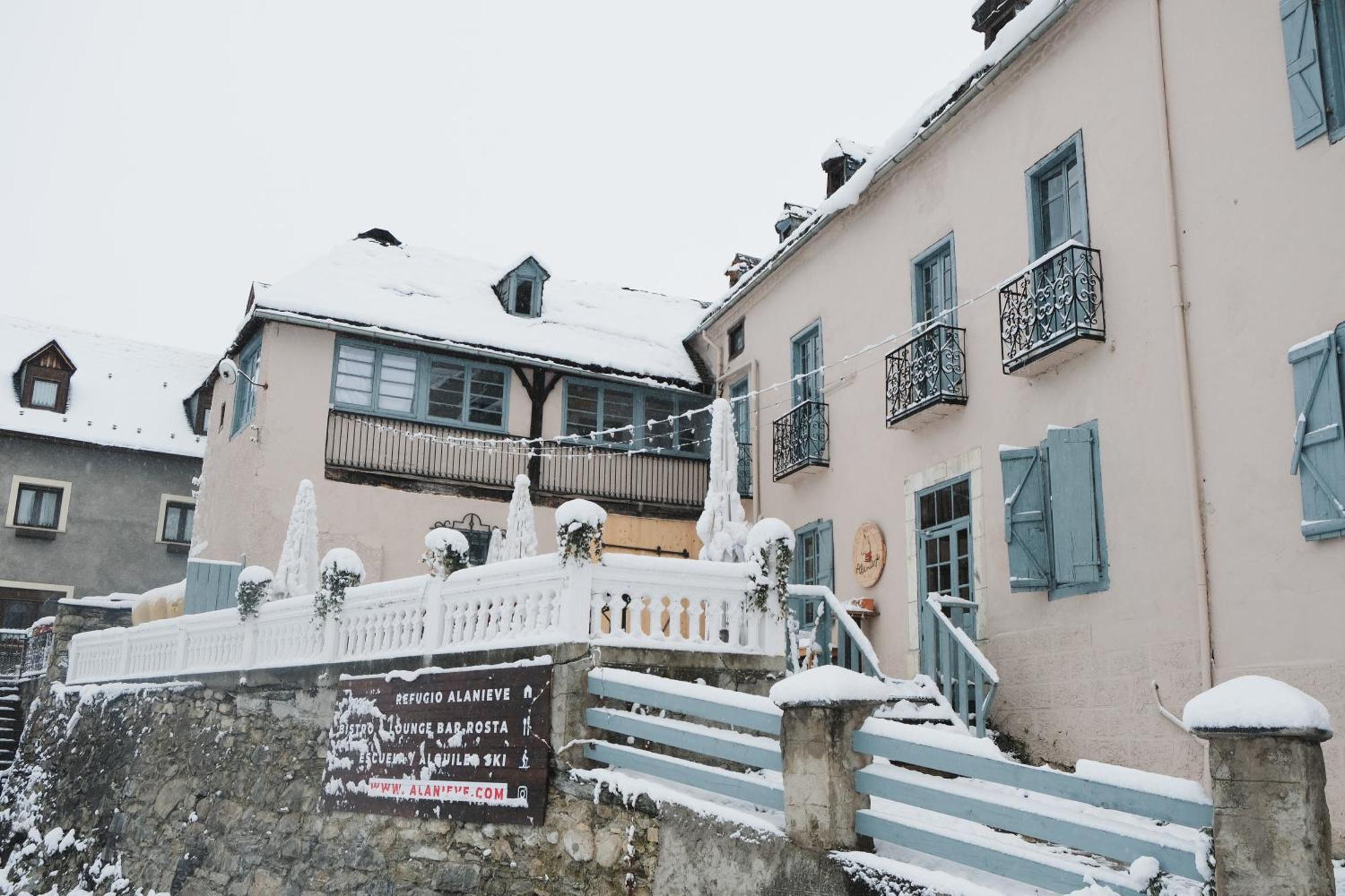 Hostel Baqueira - Refugi Rosta - Pyrenmuseu Salardu Ngoại thất bức ảnh